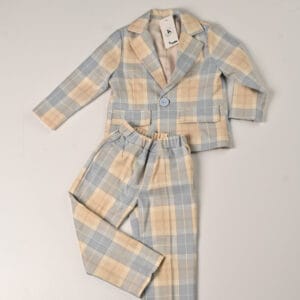 DSC_4556_fata Costum băieți Domnișorul Carourilor sacou și pantaloni pastel, din vâscoză moale, stil versatil