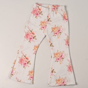 DSC_4587_fata Pantaloni evazați pentru fetițe cu imprimeu floral – bumbac 95%, elastan 5%